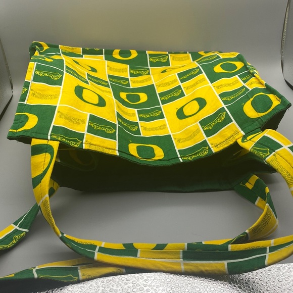 Oregon Ducks handmade cotton tote & 3 pens & 5 pencils & 2 folders 9 x 11 pack - Picture 8 of 15